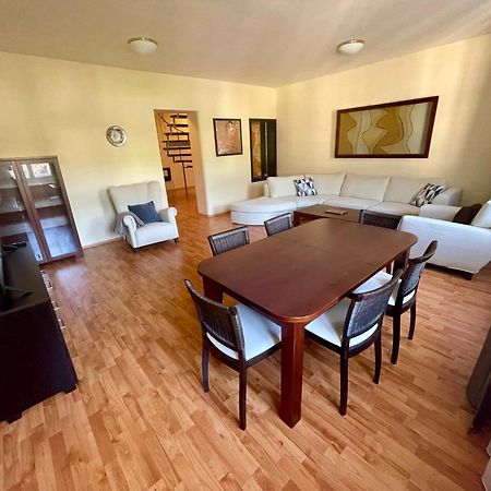 Huge Two Floor Apartment On The Park Colonnade With Free Parking For One Car, 160 Sqm Karlovy Vary Dış mekan fotoğraf