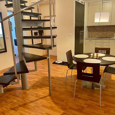 Huge Two Floor Apartment On The Park Colonnade With Free Parking For One Car, 160 Sqm Karlovy Vary Dış mekan fotoğraf