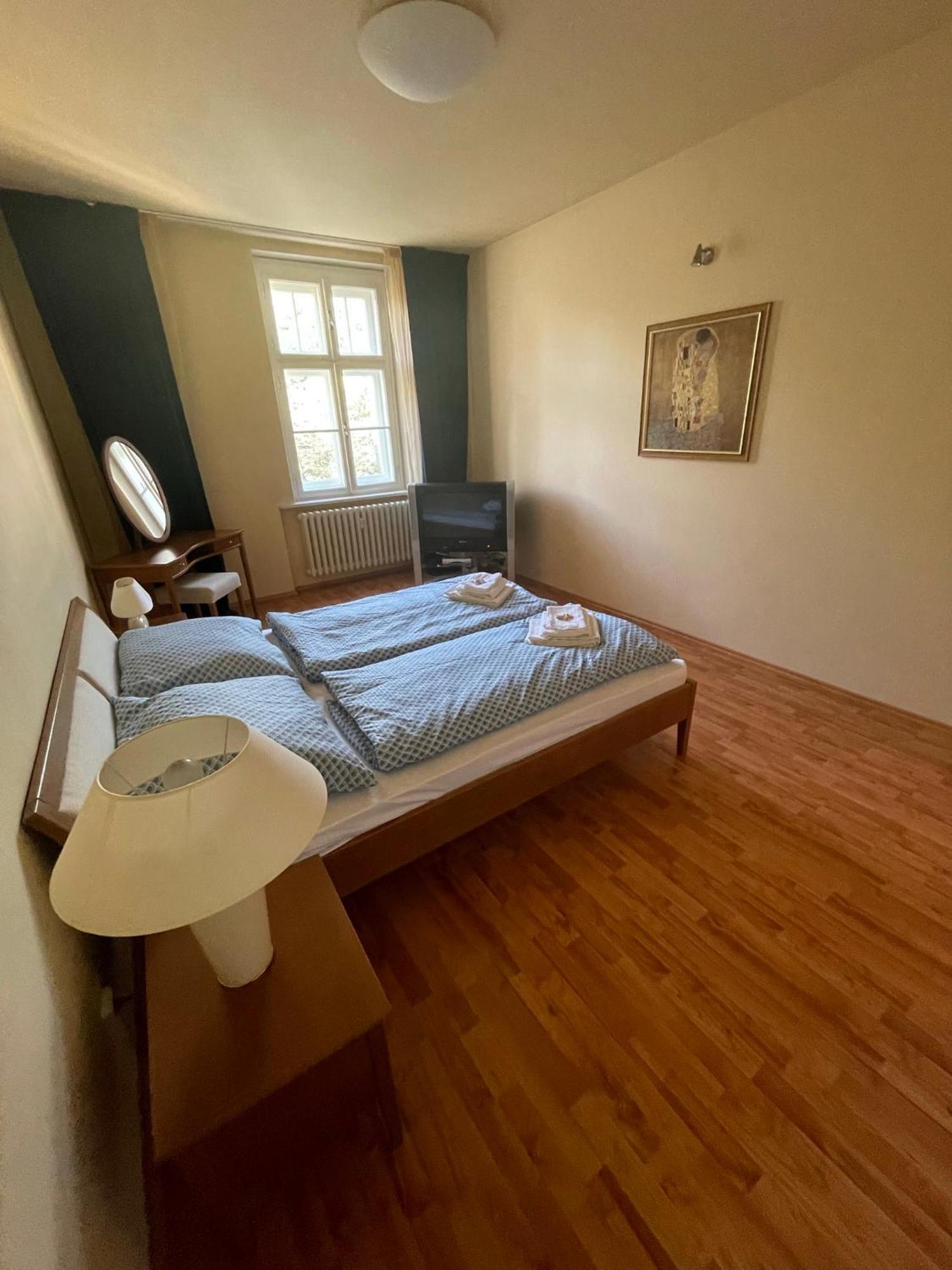 Huge Two Floor Apartment On The Park Colonnade With Free Parking For One Car, 160 Sqm Karlovy Vary Dış mekan fotoğraf
