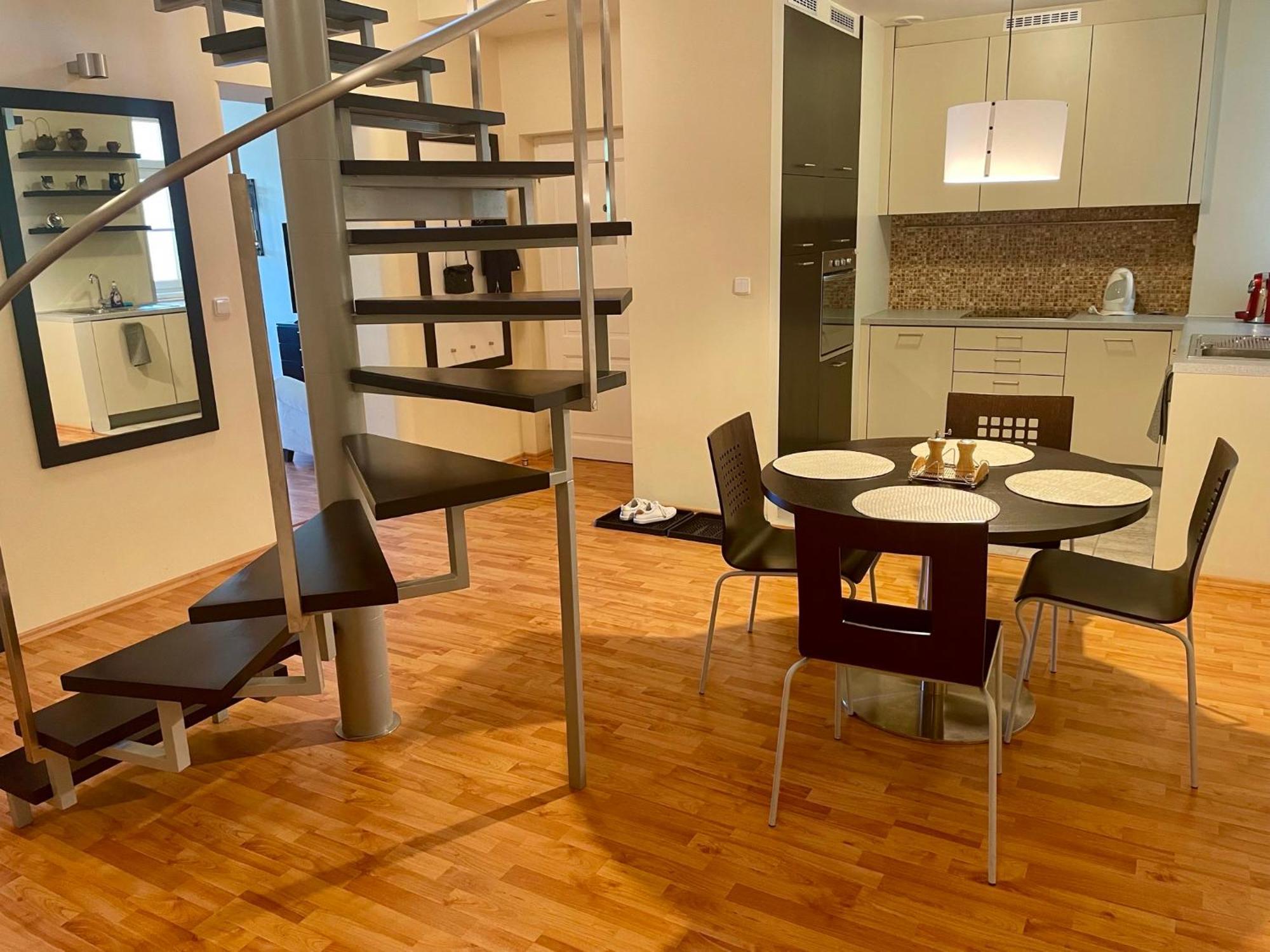 Huge Two Floor Apartment On The Park Colonnade With Free Parking For One Car, 160 Sqm Karlovy Vary Dış mekan fotoğraf