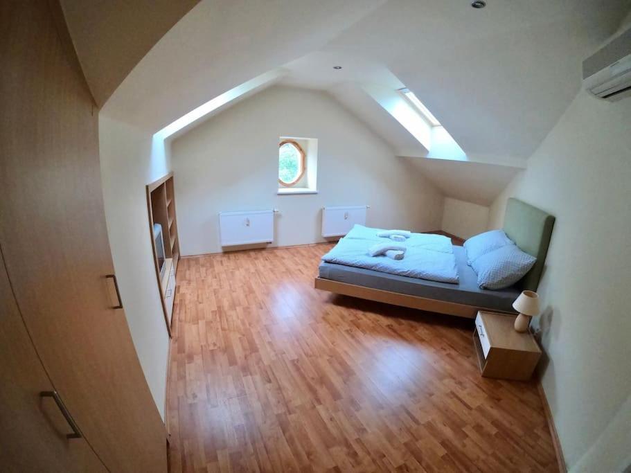 Huge Two Floor Apartment On The Park Colonnade With Free Parking For One Car, 160 Sqm Karlovy Vary Dış mekan fotoğraf
